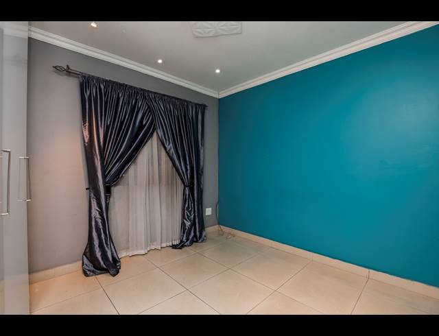 3 BEDROOM APARTMENT FOR SALE IN MORNINGSIDE